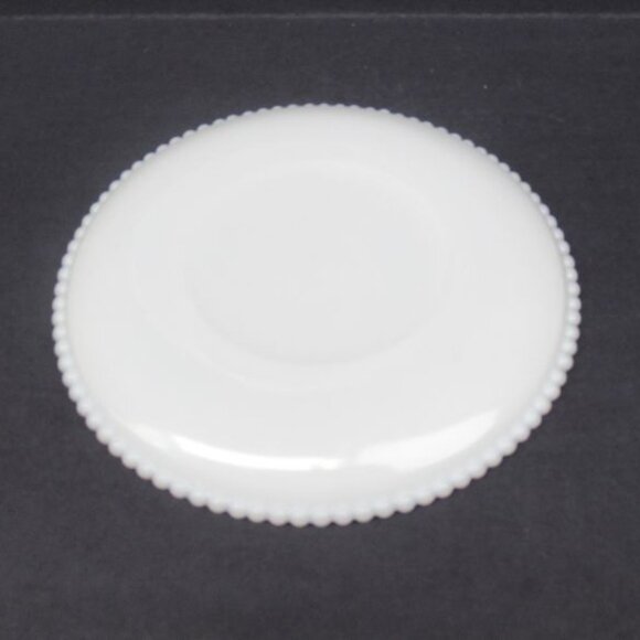 Westmoreland Milk Glass BEADED EDGE 7 1/4 Inch Hand Painted Apple Plate - Picture 4 of 4